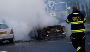 israel car explosion kills 2
